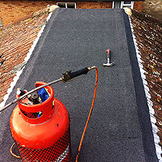 New flat roof welding